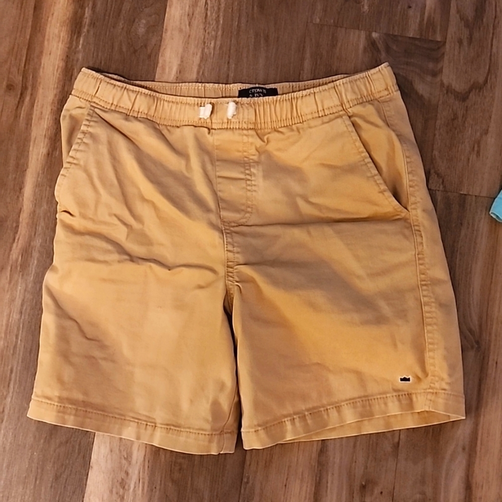 Boys Crown & Ivy size M shorts